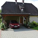 Walzl Apartment *